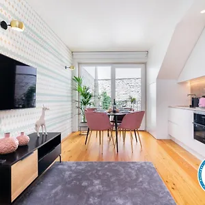 whome-csa18-premium-design-apartment.hotels-lisbon-portugal.com/